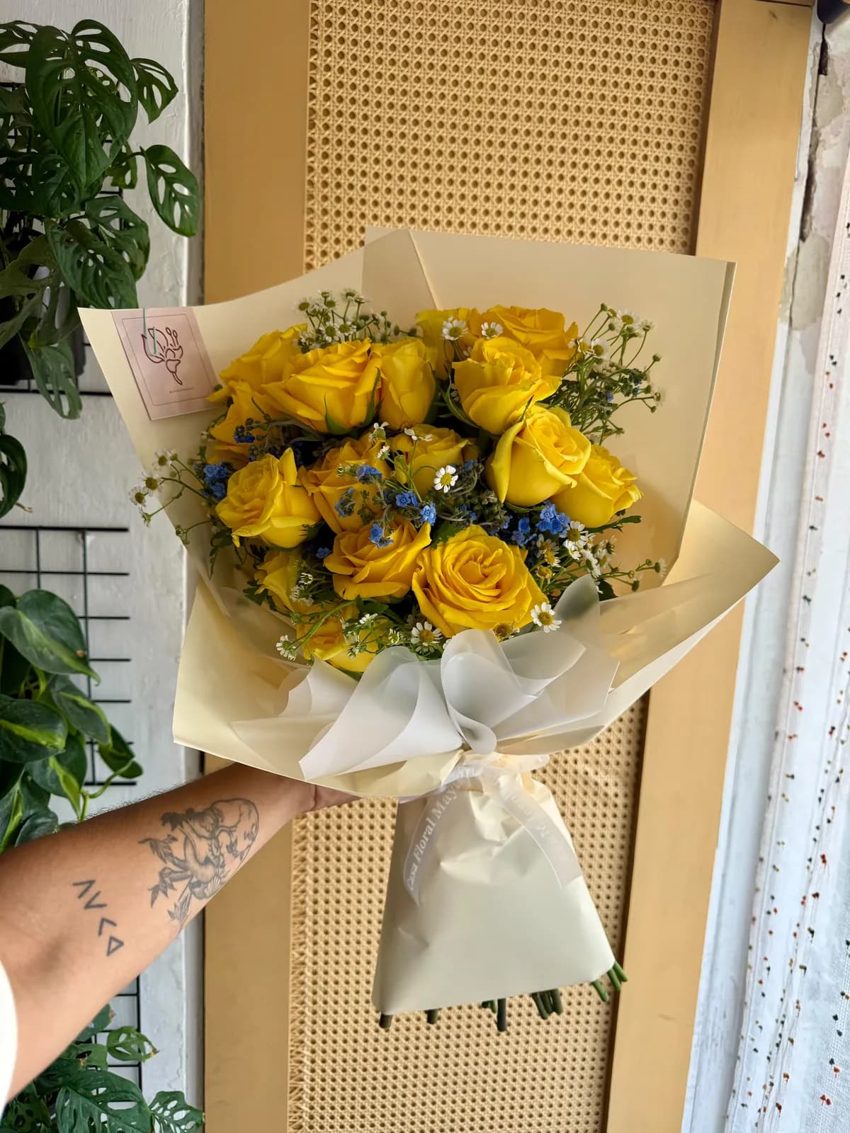 Rosas amarillas, diseño de Isay Fernández